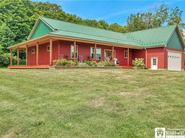 9717 Dye Rd, Forestville, NY 14062