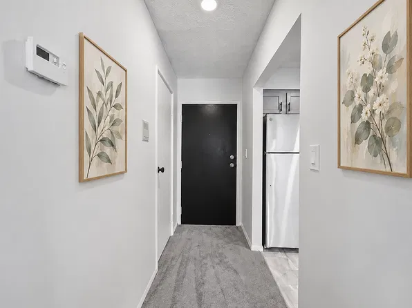 Center Court Apartments