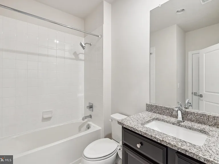 13212 Woodland Park Rd — Photo 6