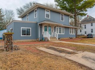 525 N Vine St, Mount Pulaski, IL 62548