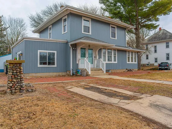 525 N Vine St, Mount Pulaski, IL 62548