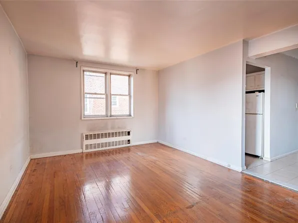 133-01 Booth Memorial Avenue image 15 of 20