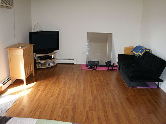 2nd image of 6425 Broadway #C