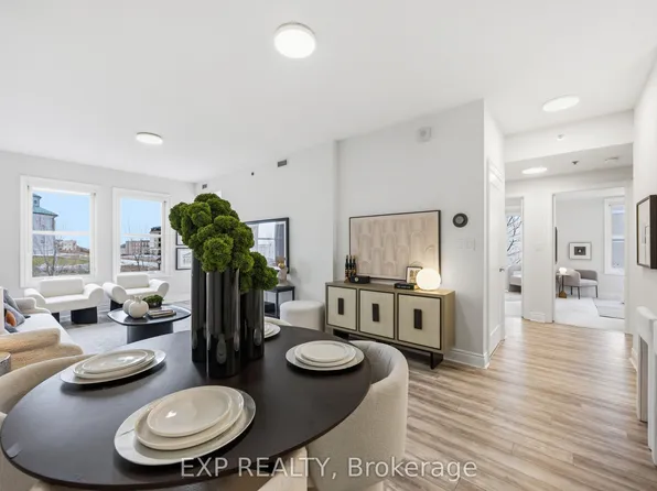 28 Prince Regent St #211, Markham, ON L6C 0V5