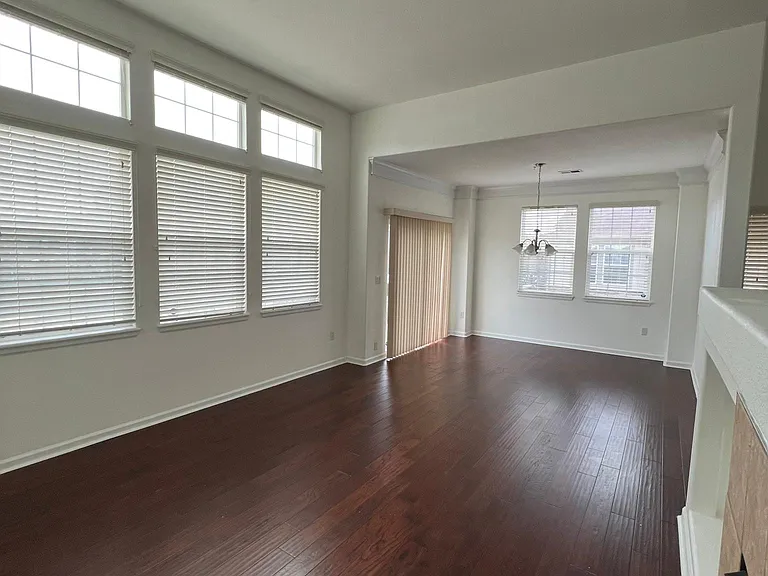 23140 York Ave — Photo 19