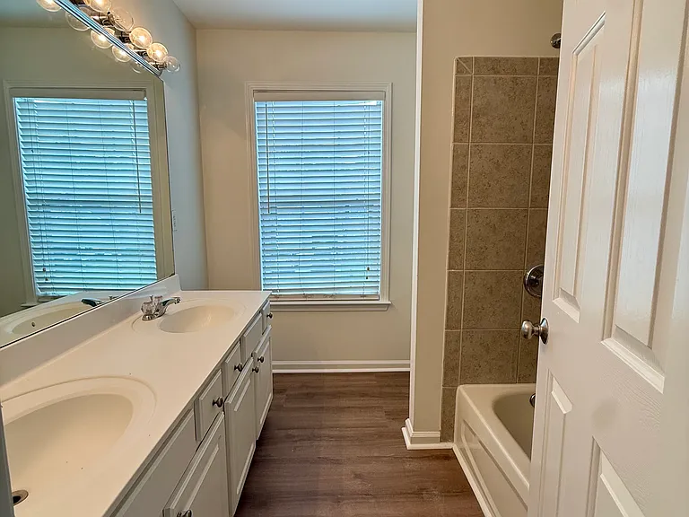 8330 Grenadier Trl — Photo 28
