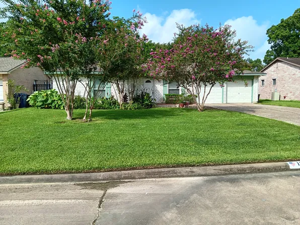 16710 Forest Bend Ave, Friendswood, TX 77546