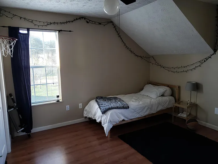 1824 Bisbee Ln — Photo 10
