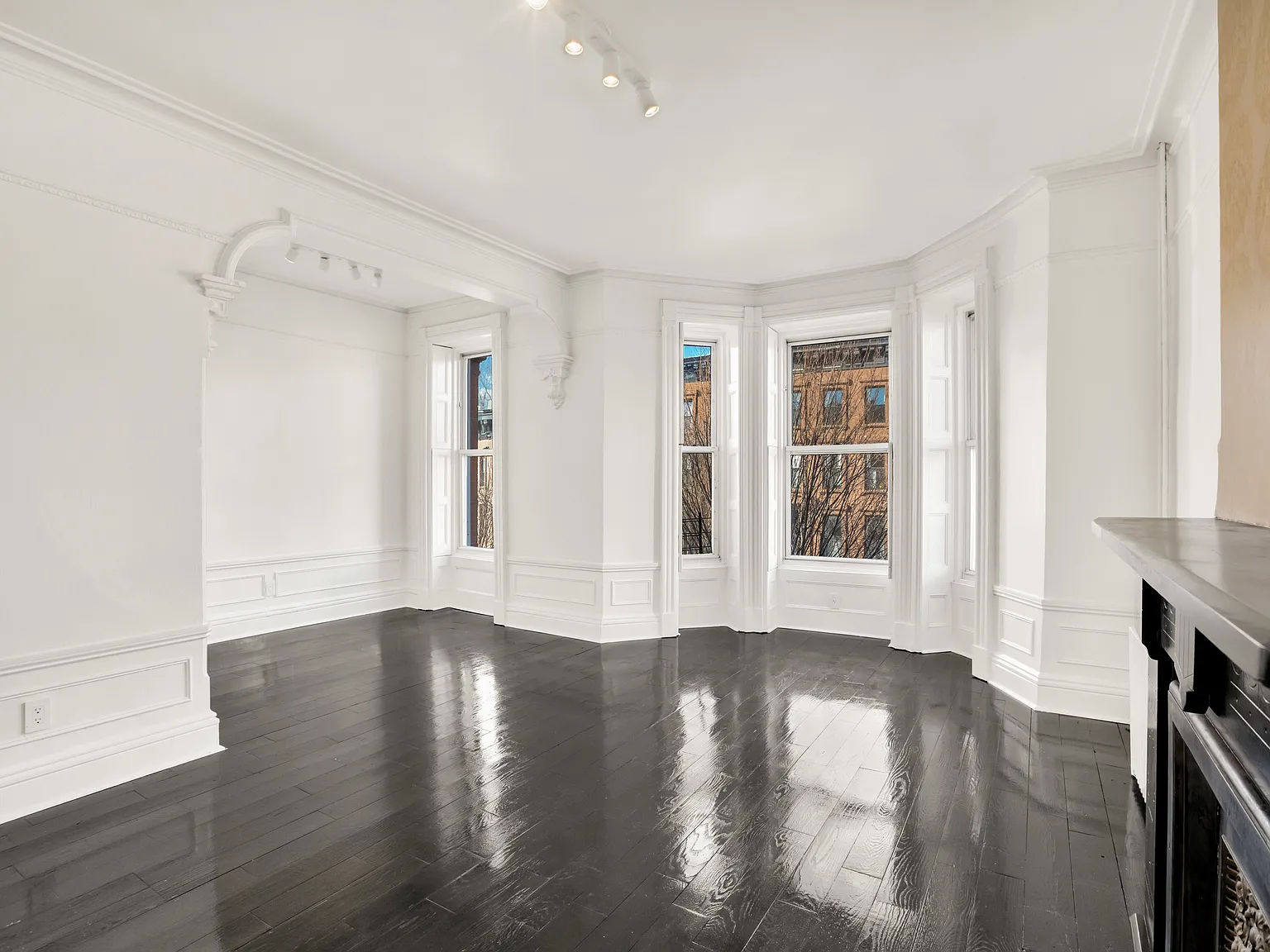 480 Putnam Avenue — Photo 1