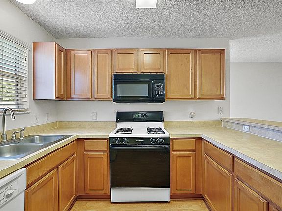 5th image of 9575 SE 171st Argyll St