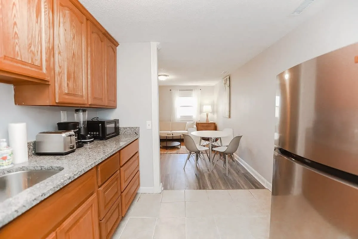 2 bed, 500 sqft, $2,400 — Photo 4