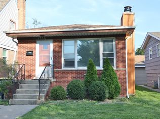 17411 Burnham Ave, Lansing, IL 60438