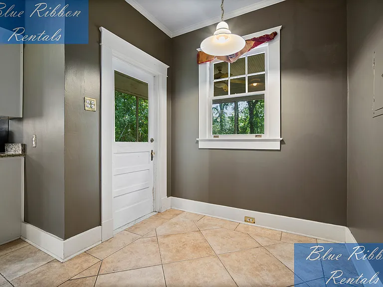 31 S Carlen St — Photo 8