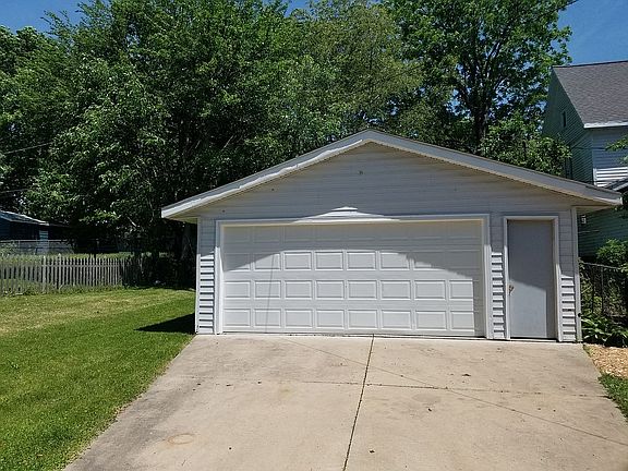 big two and a half stall garage