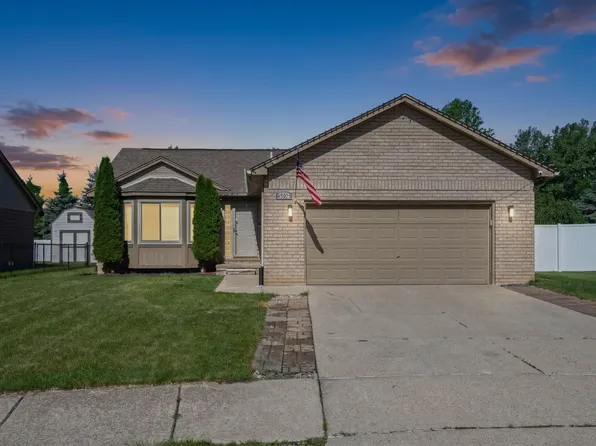 45925 Ashwood Ln, Macomb, MI 48044
