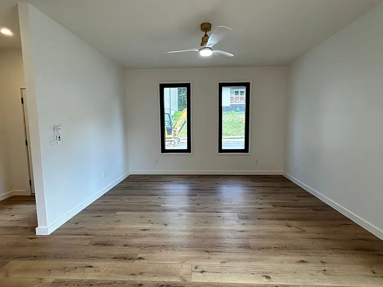 410 Ankara Ct — Photo 2
