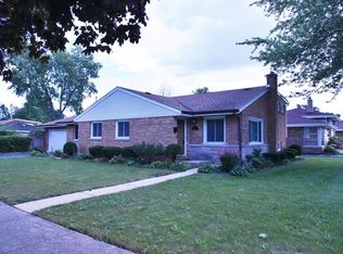 8927 Oconto Ave, Morton Grove, IL