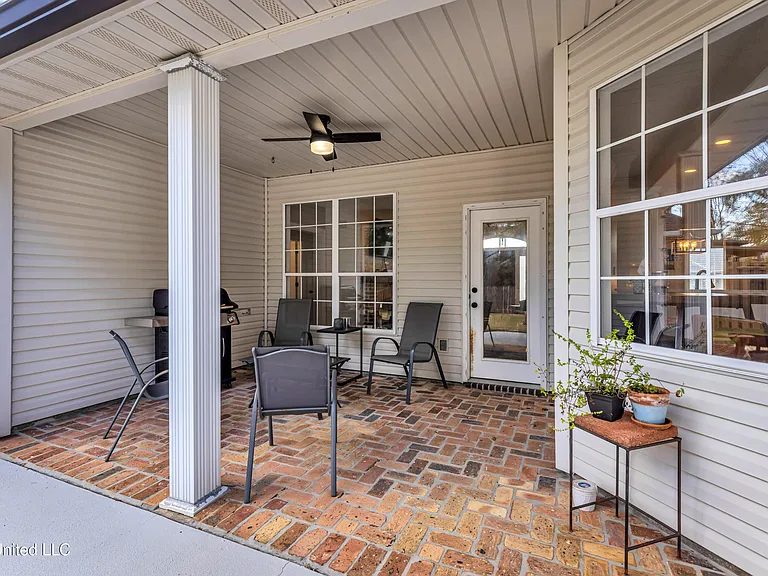 15336 Lakeview Ct — Photo 24