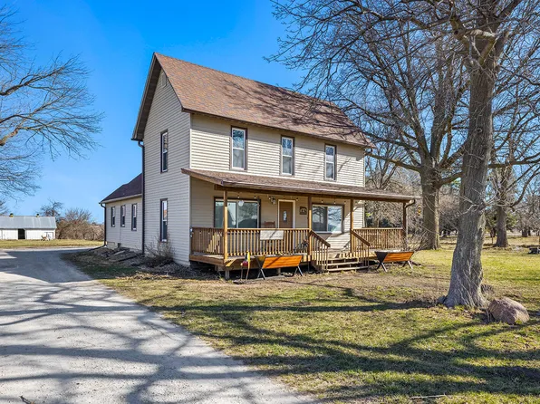 1917 105th St, Earlham, IA 50072