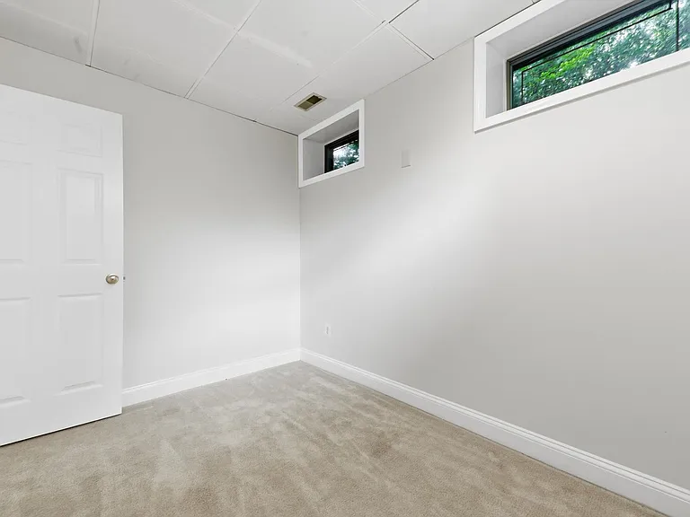 17545 Hardy Rd — Photo 14