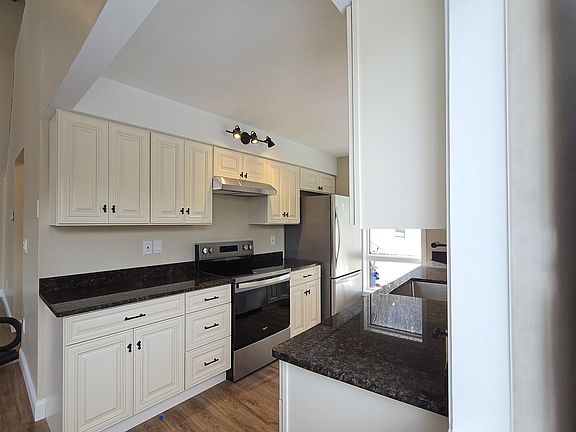 4th image of 11 Trailside Terrace #20