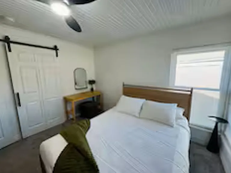 200 Parkview Dr — Photo 14
