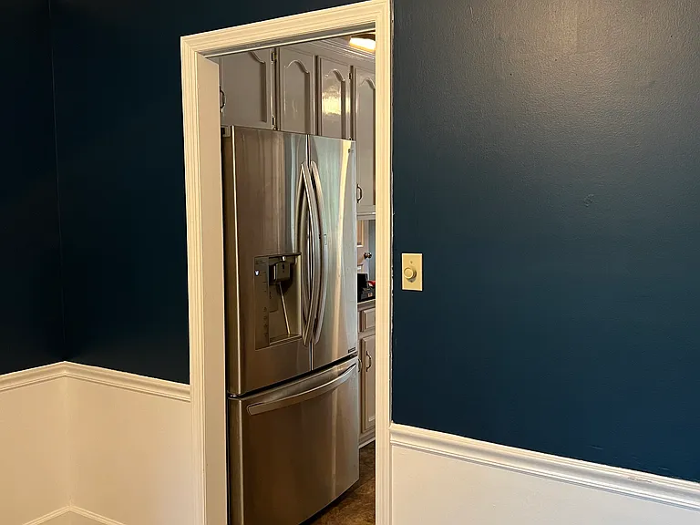 formal dining to kitchen
