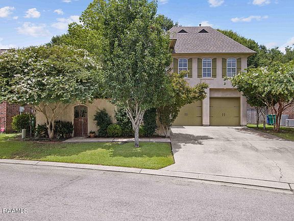 2nd image of 302 La Villa Cir