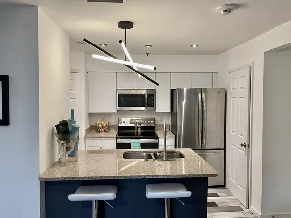 1000 W Horatio St APT 326, Tampa, FL 33606