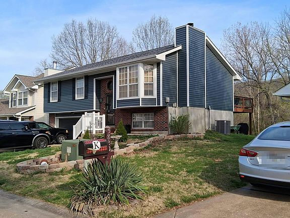 2nd image of 5816 Parkside Pl