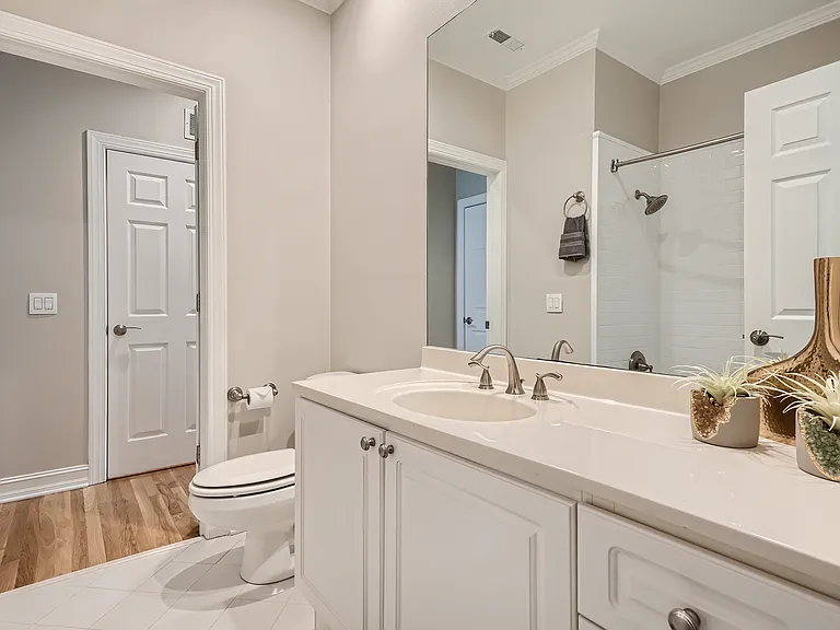3362 Mathieson Dr NE — Photo 10
