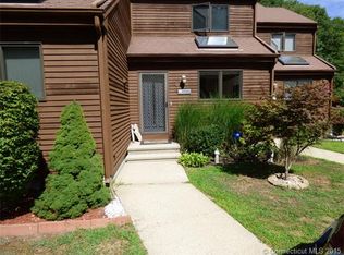 101 W Main St APT 3, Niantic, CT 06357