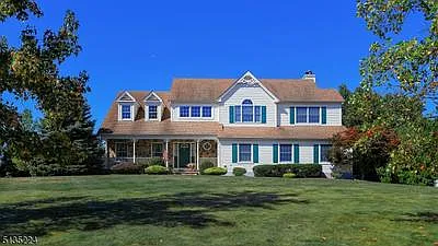 40 Pierson Dr photo 1