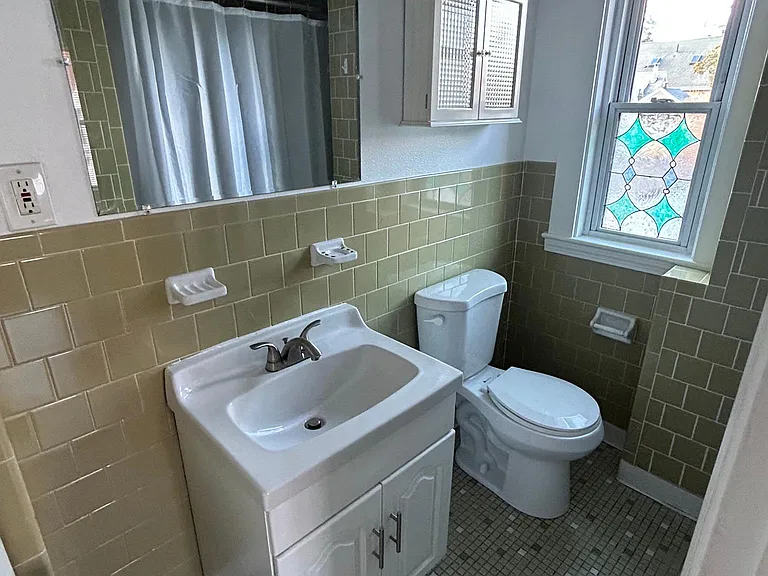 42 Gay St #2 — Photo 4