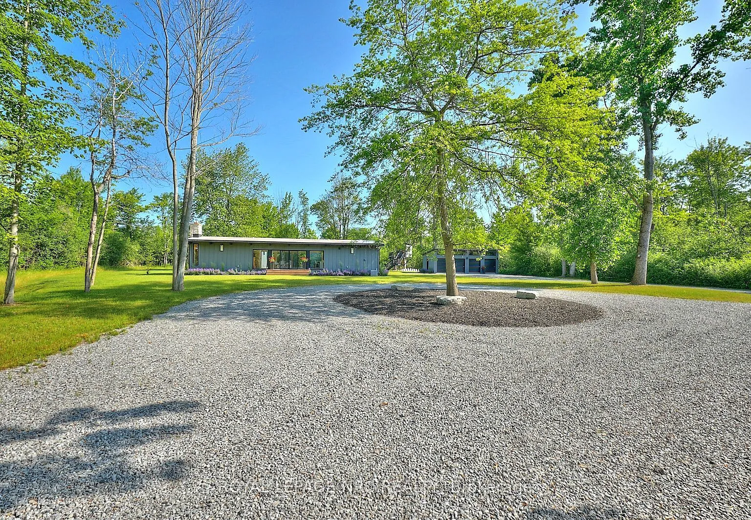 3 bed, $4,000 — Photo 2