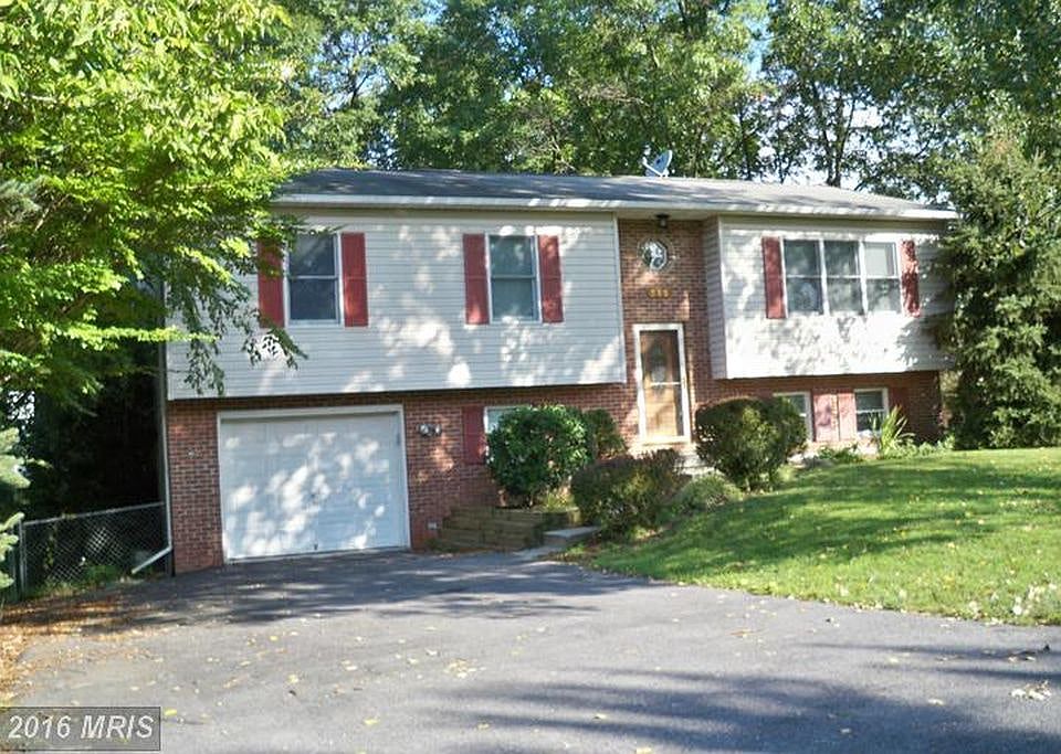 1st image of 111 Everette Pl