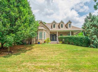 616 Davis Acres Dr, Maryville, TN 37804