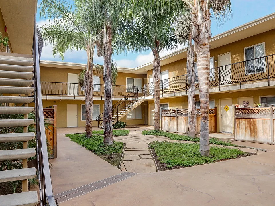 4290 Mount Abernathy