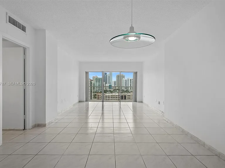 300 Bayview Dr #1711 — Photo 7