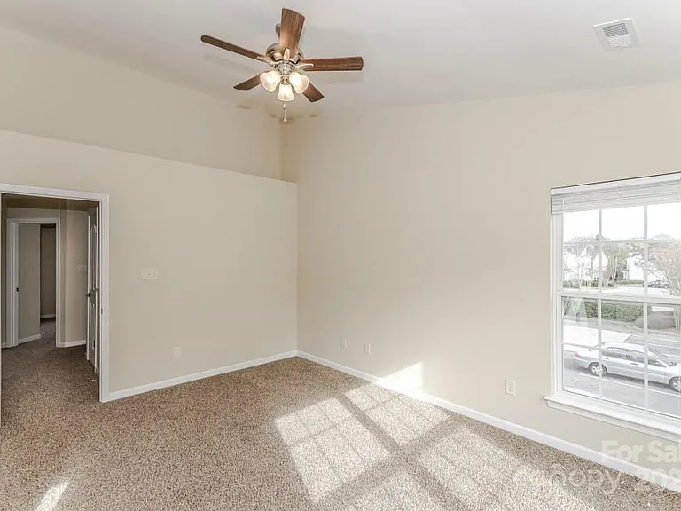 8805 Gerren Ct — Photo 17