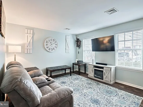 302 Cherry St, Red Lion, PA 17356