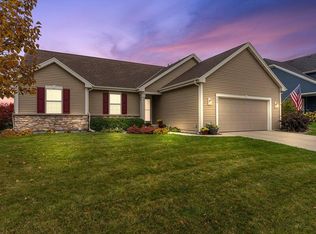932 Garnet Ln, Port Washington, WI 53074