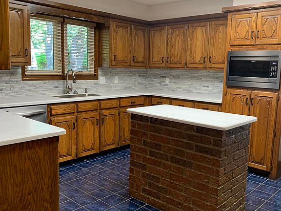 4th image of 6408 Grantham Dr