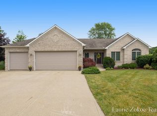 864 Sunrise Ct NW, Grand Rapids, MI 49534