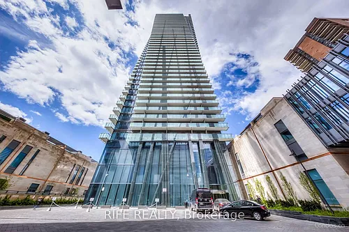 1080 Bay St Photo 1