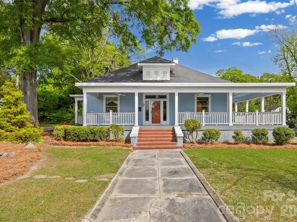202 Pressley St, Clover, SC 29710