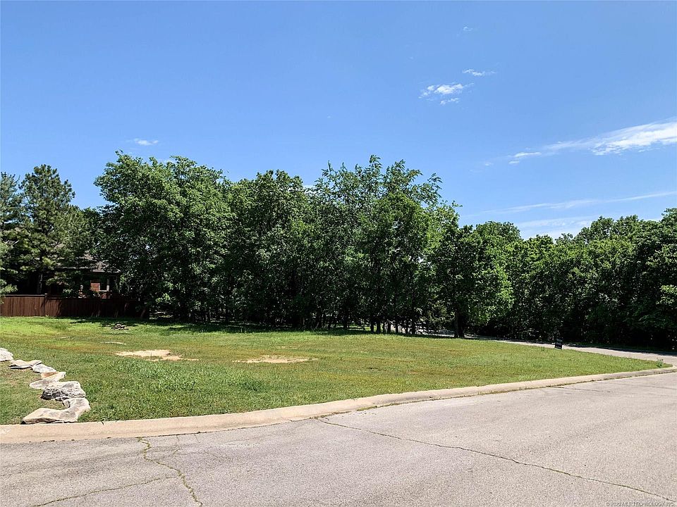 1st image of 1932 Bradbury Ct