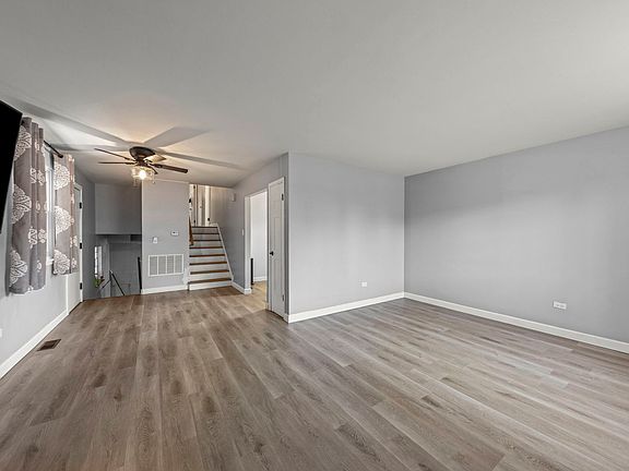 3rd image of 3128 S Lituanica Ave