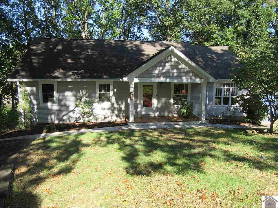 1st image of 525 Willow Way Cir