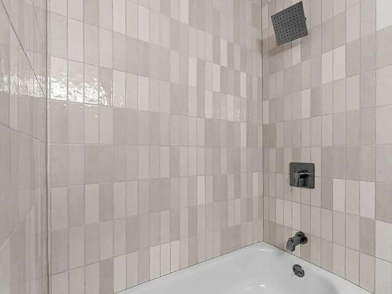 184 S Franklin St — Photo 28